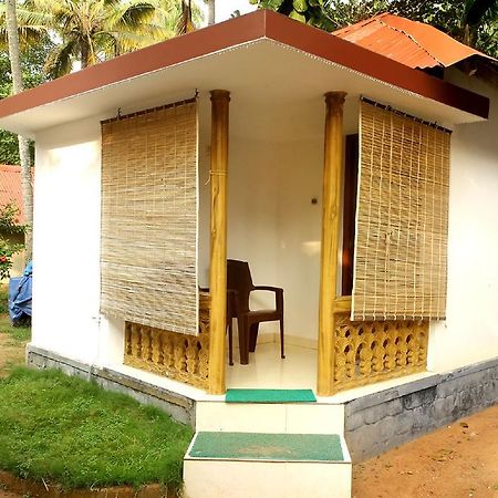 Hotel Dolphin Bay Varkala Exterior foto